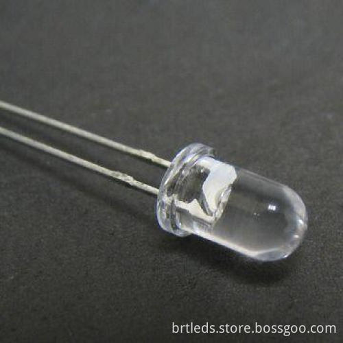 5mm Round LED Lamp with White Emitted Color and Water Clear Lens Appearance